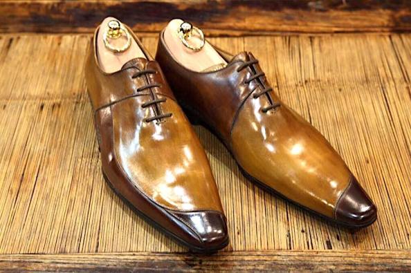 Chaussures Richelieu asymétrique patine marron – ligne Castelo – réf. 3008